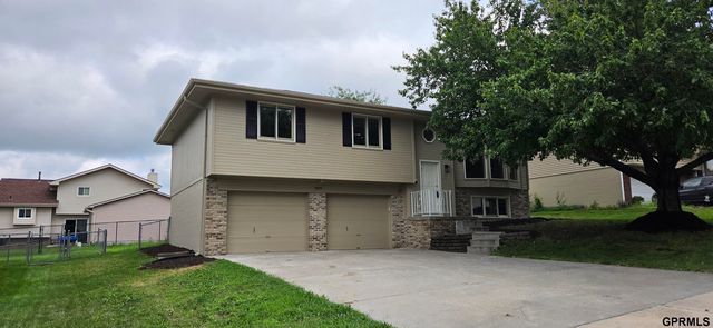7809 S 71 Avenue, La Vista, NE 68128