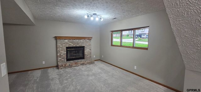 7809 S 71 Avenue, La Vista, NE 68128
