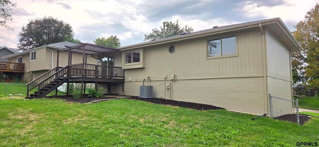 7809 S 71 Avenue, La Vista, NE 68128