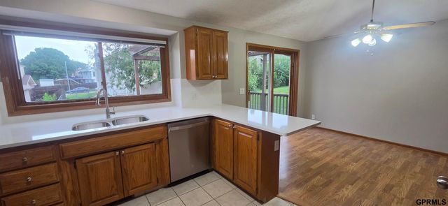 7809 S 71 Avenue, La Vista, NE 68128