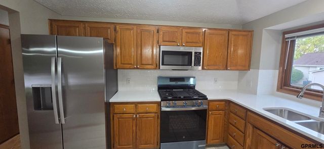 7809 S 71 Avenue, La Vista, NE 68128