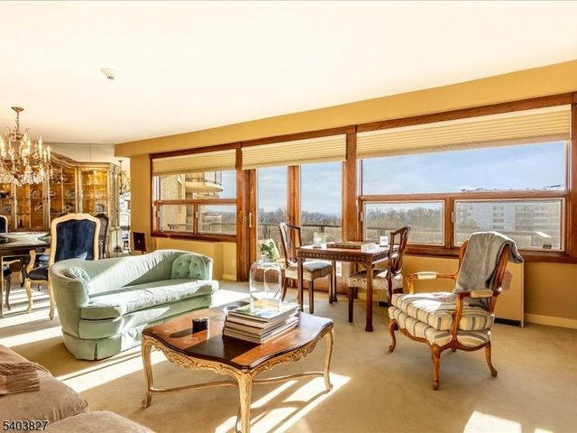 2 Claridge Dr 8IE, Verona Twp., NJ 07044