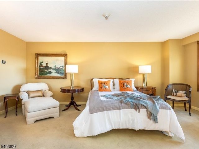 2 Claridge Dr 8IE, Verona Twp., NJ 07044