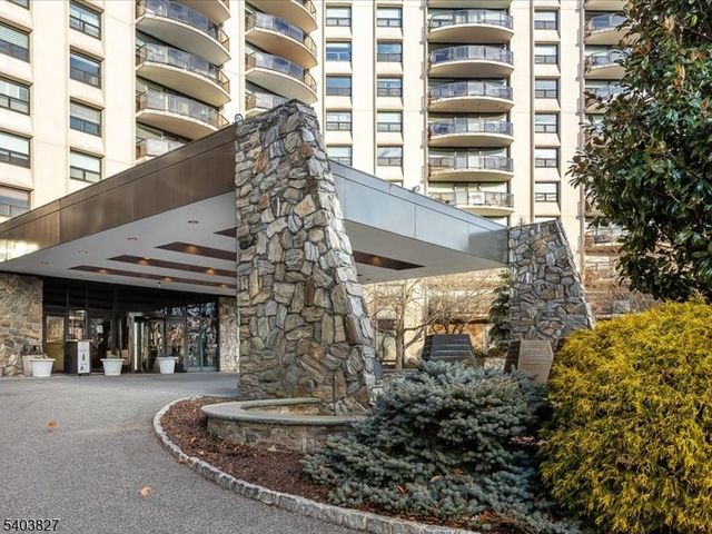 2 Claridge Dr 8IE, Verona Twp., NJ 07044