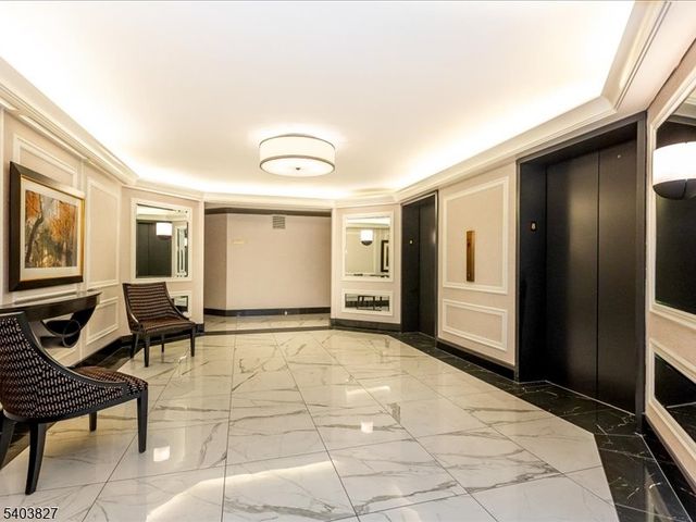 2 Claridge Dr 8IE, Verona Twp., NJ 07044