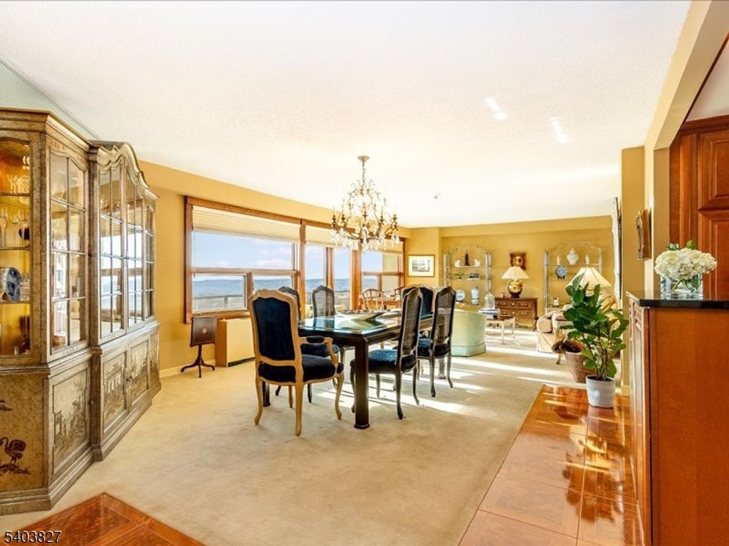 2 Claridge Dr 8IE, Verona Twp., NJ 07044