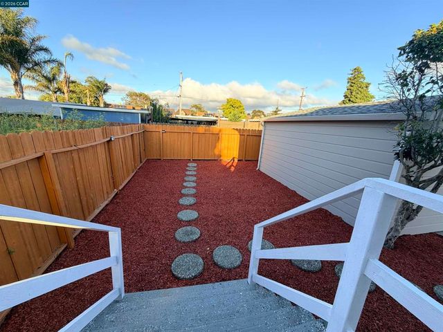 924 7Th St, Richmond, CA 94801