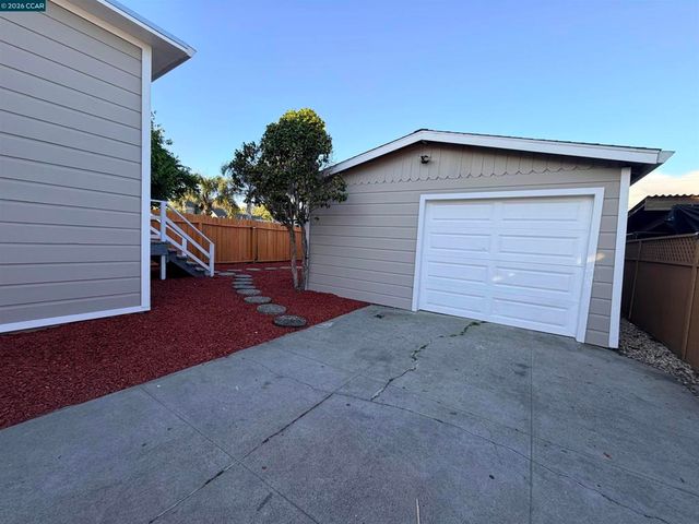 924 7Th St, Richmond, CA 94801