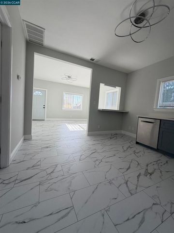 924 7Th St, Richmond, CA 94801