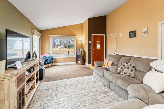 1975 Eastman Lane, Hanover Park, IL 60133