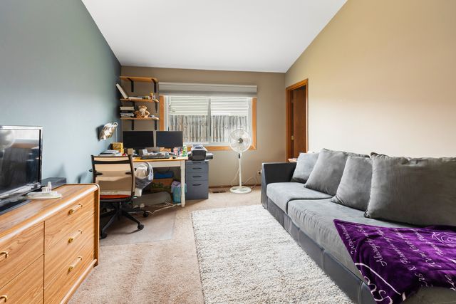 1975 Eastman Lane, Hanover Park, IL 60133