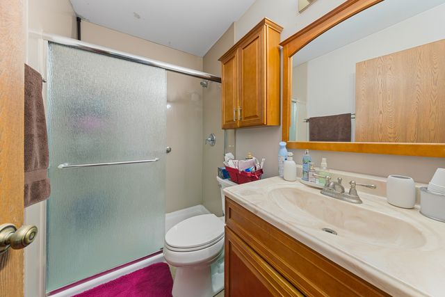 1975 Eastman Lane, Hanover Park, IL 60133