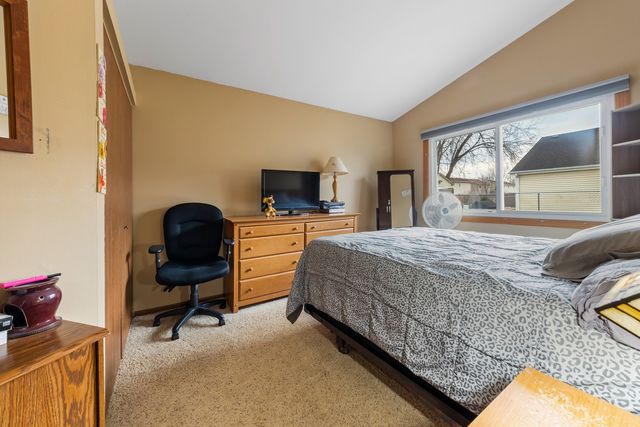 1975 Eastman Lane, Hanover Park, IL 60133