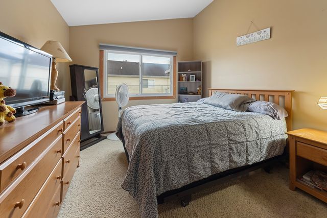 1975 Eastman Lane, Hanover Park, IL 60133