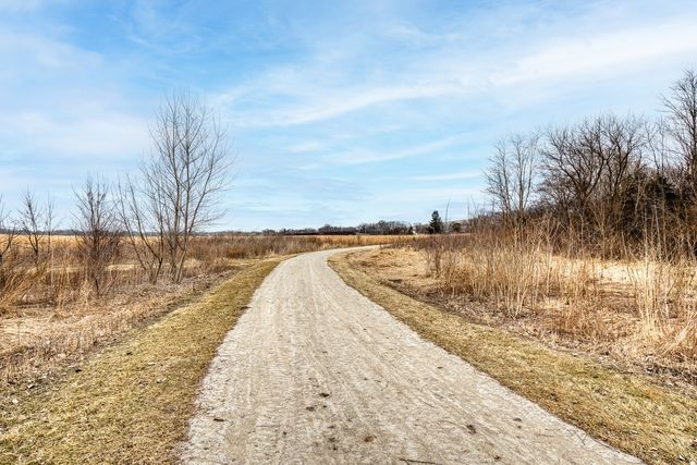 1975 Eastman Lane, Hanover Park, IL 60133