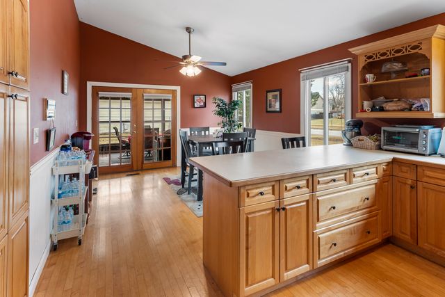 1975 Eastman Lane, Hanover Park, IL 60133