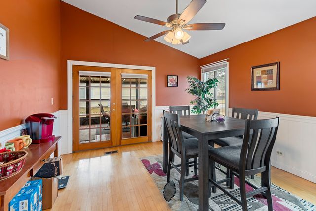 1975 Eastman Lane, Hanover Park, IL 60133