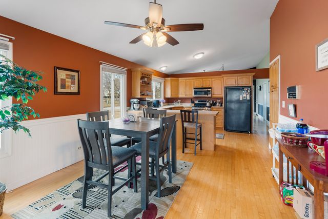 1975 Eastman Lane, Hanover Park, IL 60133