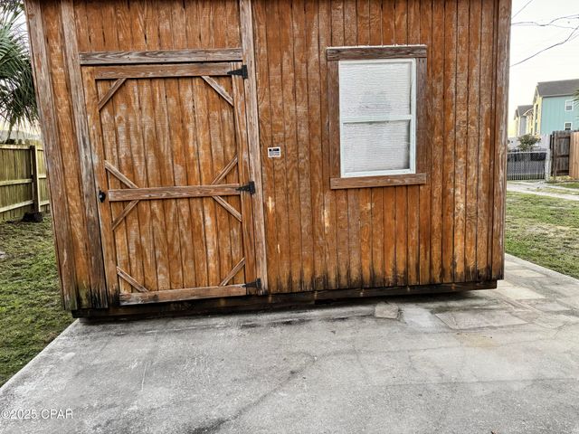 6427 Oakshore Drive, Panama City, FL 32404