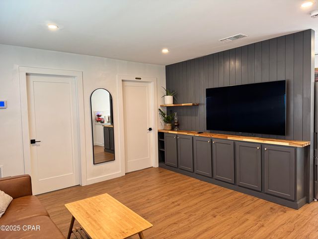 6427 Oakshore Drive, Panama City, FL 32404