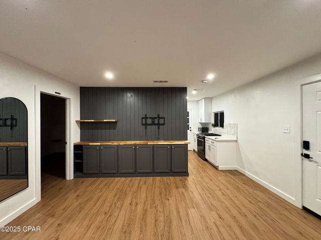 6427 Oakshore Drive, Panama City, FL 32404