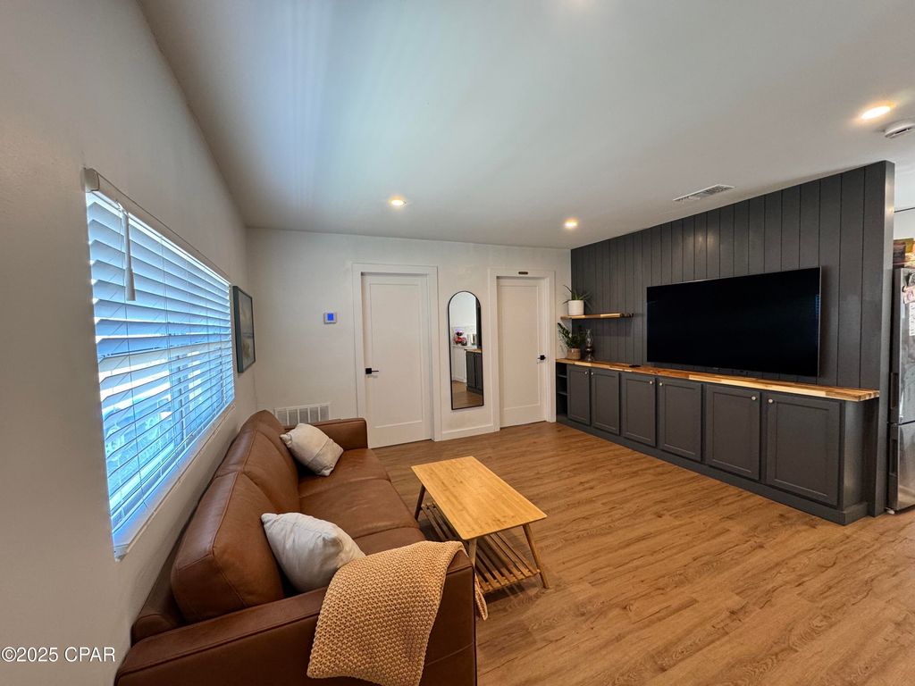 6427 Oakshore Drive, Panama City, FL 32404