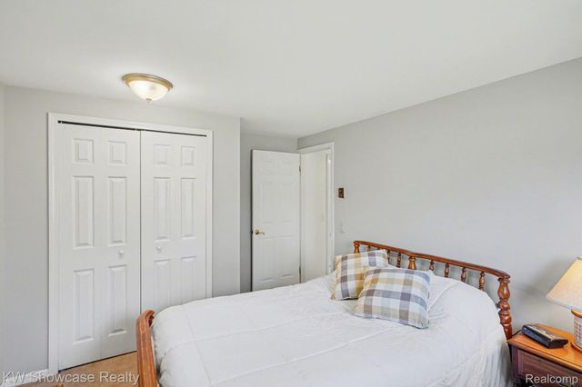 4520 Stoney Acres Lane, Highland Charter Township, MI 48357