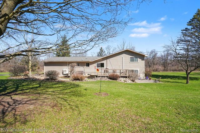 4520 Stoney Acres Lane, Highland Charter Township, MI 48357