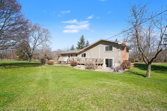 4520 Stoney Acres Lane, Highland Charter Township, MI 48357