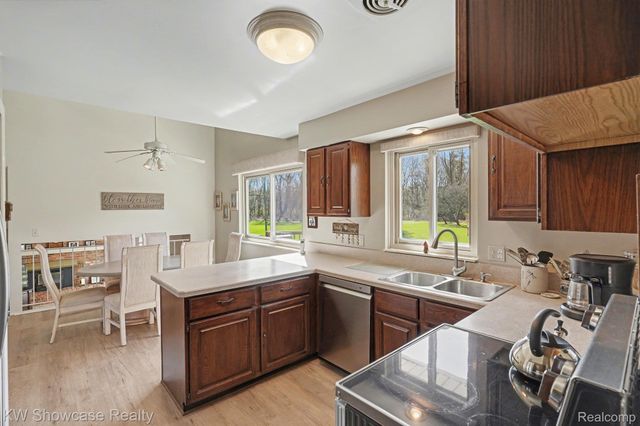 4520 Stoney Acres Lane, Highland Charter Township, MI 48357