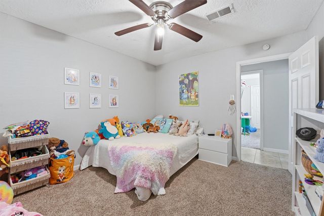 900 Sunnybrook Lane, Baytown, TX 77521