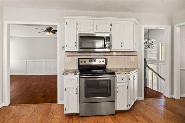 11013 N McGee Street, Kansas City, MO 64155