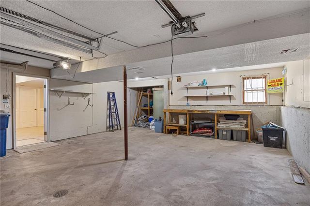 11013 N McGee Street, Kansas City, MO 64155