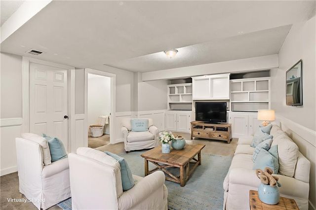 11013 N McGee Street, Kansas City, MO 64155