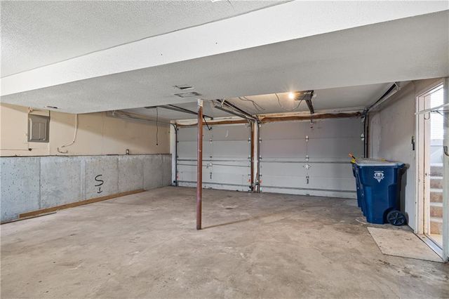 11013 N McGee Street, Kansas City, MO 64155