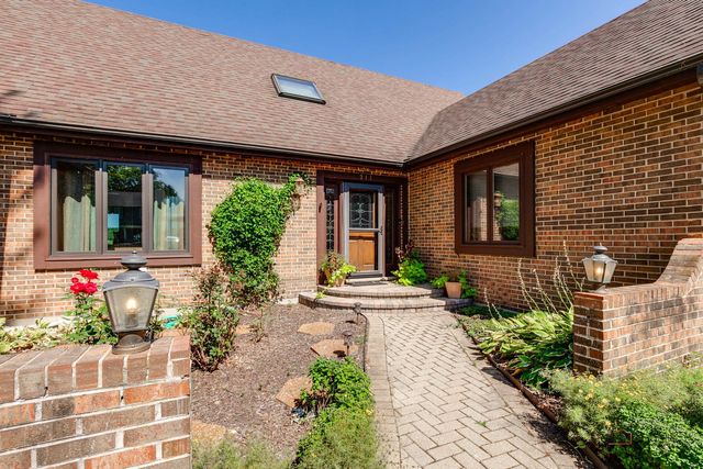 317 Mainsail Drive, Third Lake, IL 60030