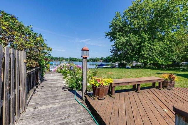 317 Mainsail Drive, Third Lake, IL 60030