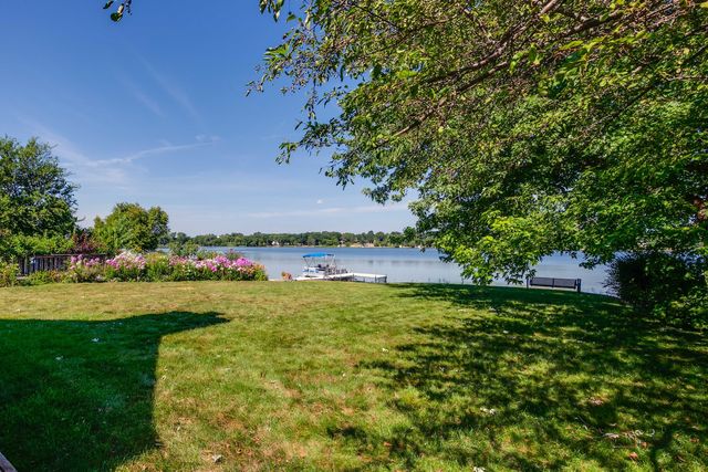 317 Mainsail Drive, Third Lake, IL 60030