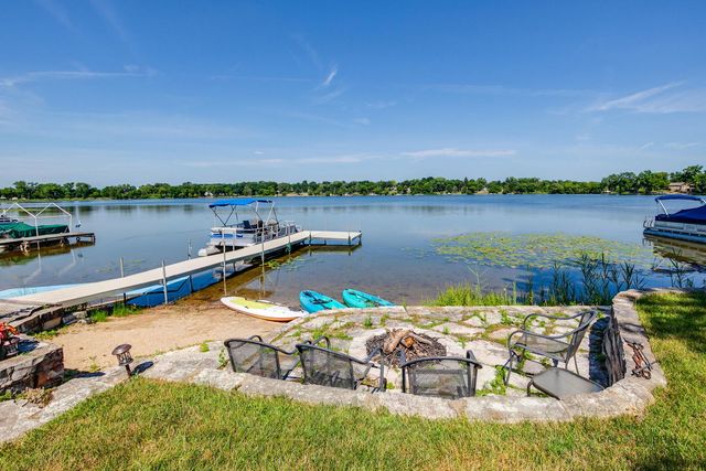 317 Mainsail Drive, Third Lake, IL 60030