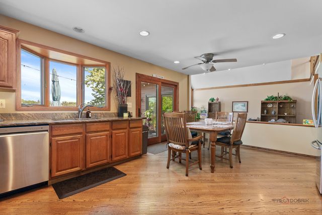 317 Mainsail Drive, Third Lake, IL 60030