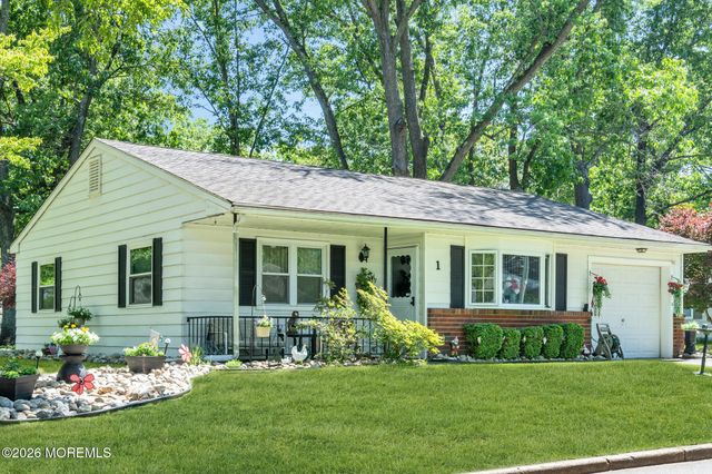 1 N Dakota Avenue, Whiting, NJ 08759