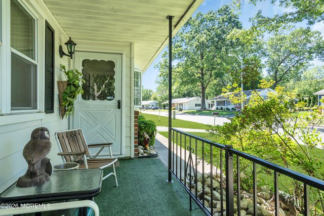1 N Dakota Avenue, Whiting, NJ 08759