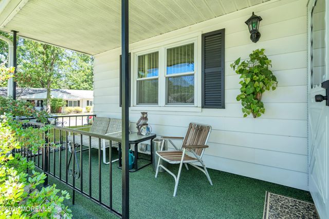 1 N Dakota Avenue, Whiting, NJ 08759