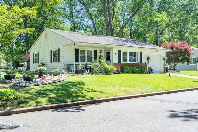 1 N Dakota Avenue, Whiting, NJ 08759