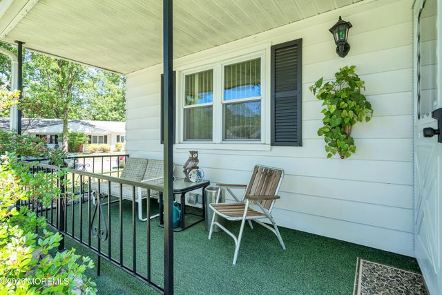1 N Dakota Avenue, Whiting, NJ 08759