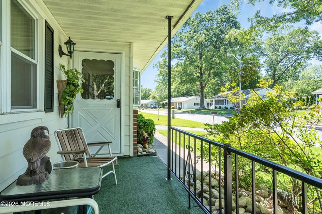 1 N Dakota Avenue, Whiting, NJ 08759