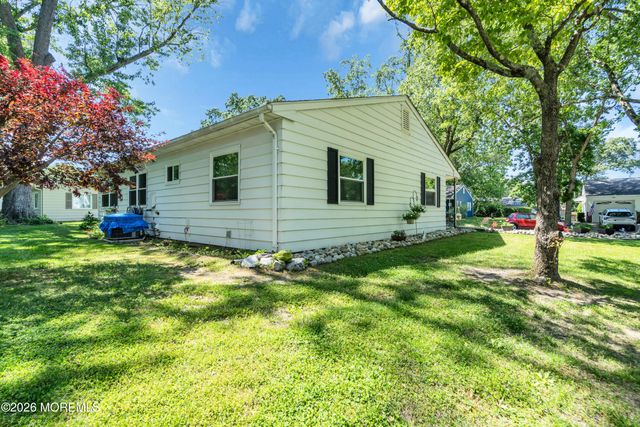 1 N Dakota Avenue, Whiting, NJ 08759