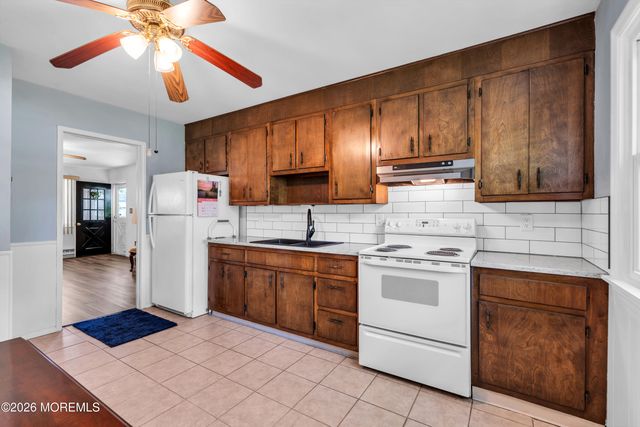 1 N Dakota Avenue, Whiting, NJ 08759