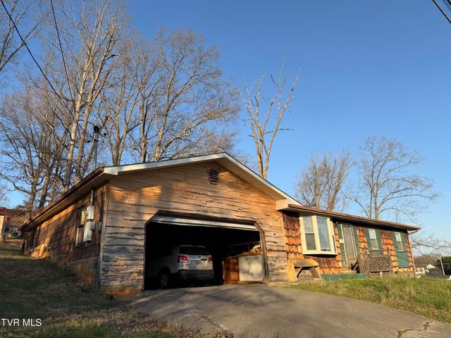 425 Buttermilk Road, Gray, TN 37615