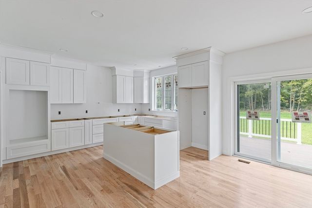 6 Abby Road, Grafton, MA 01536